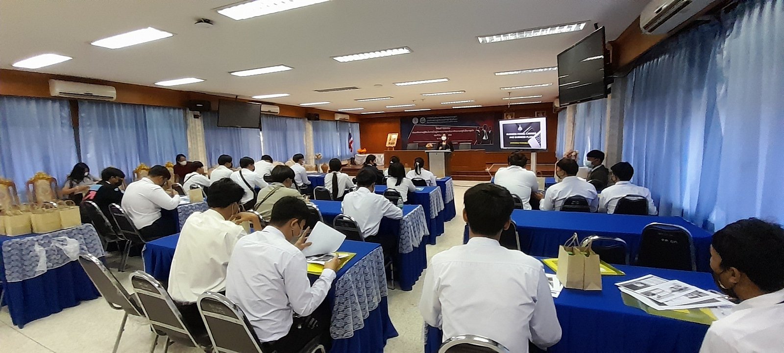 โครงการอบรมพัฒนาศักยภาพผู้เรียนในการเป็นผู้ประกอบการและพัฒนาศักยภาพครูที่ปรึกษาธุรกิจ 2565