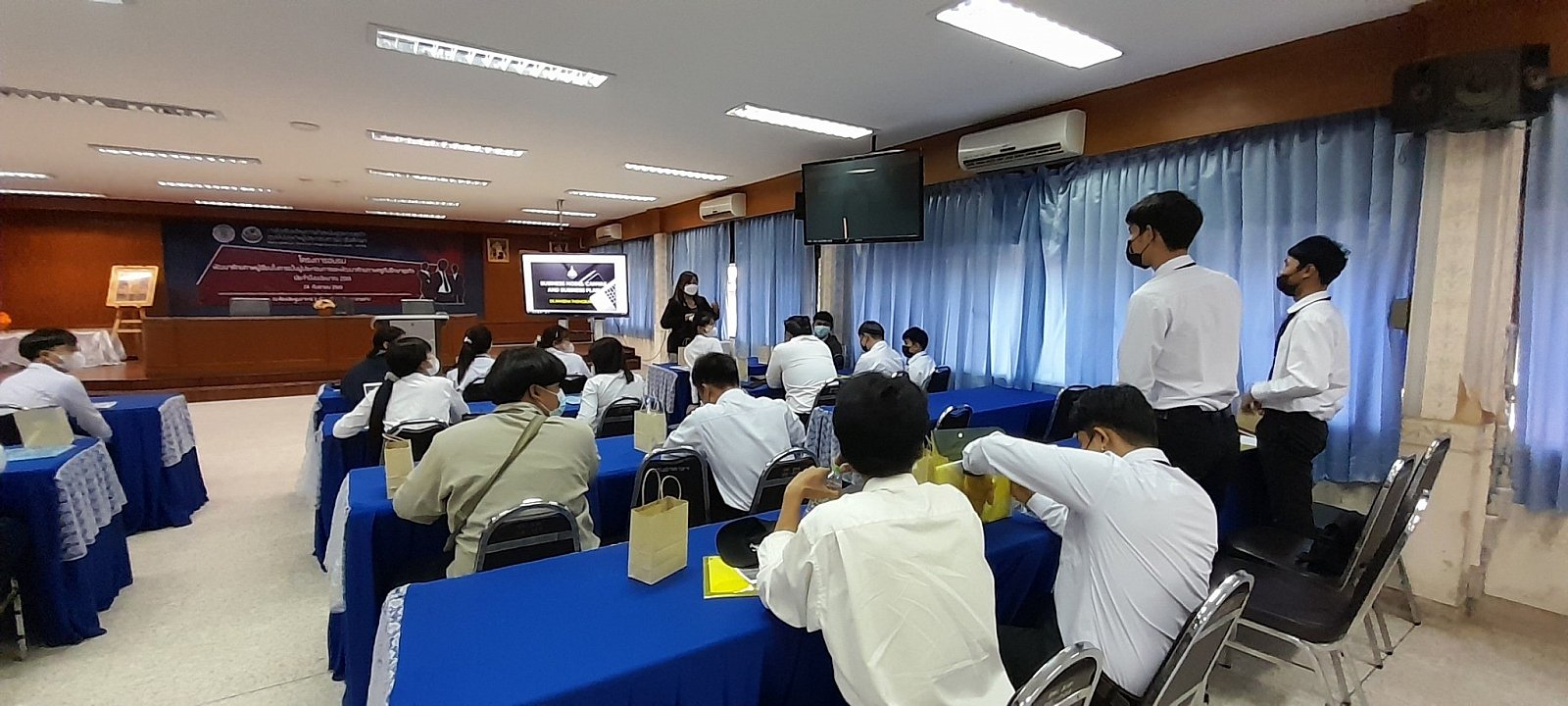โครงการอบรมพัฒนาศักยภาพผู้เรียนในการเป็นผู้ประกอบการและพัฒนาศักยภาพครูที่ปรึกษาธุรกิจ 2565