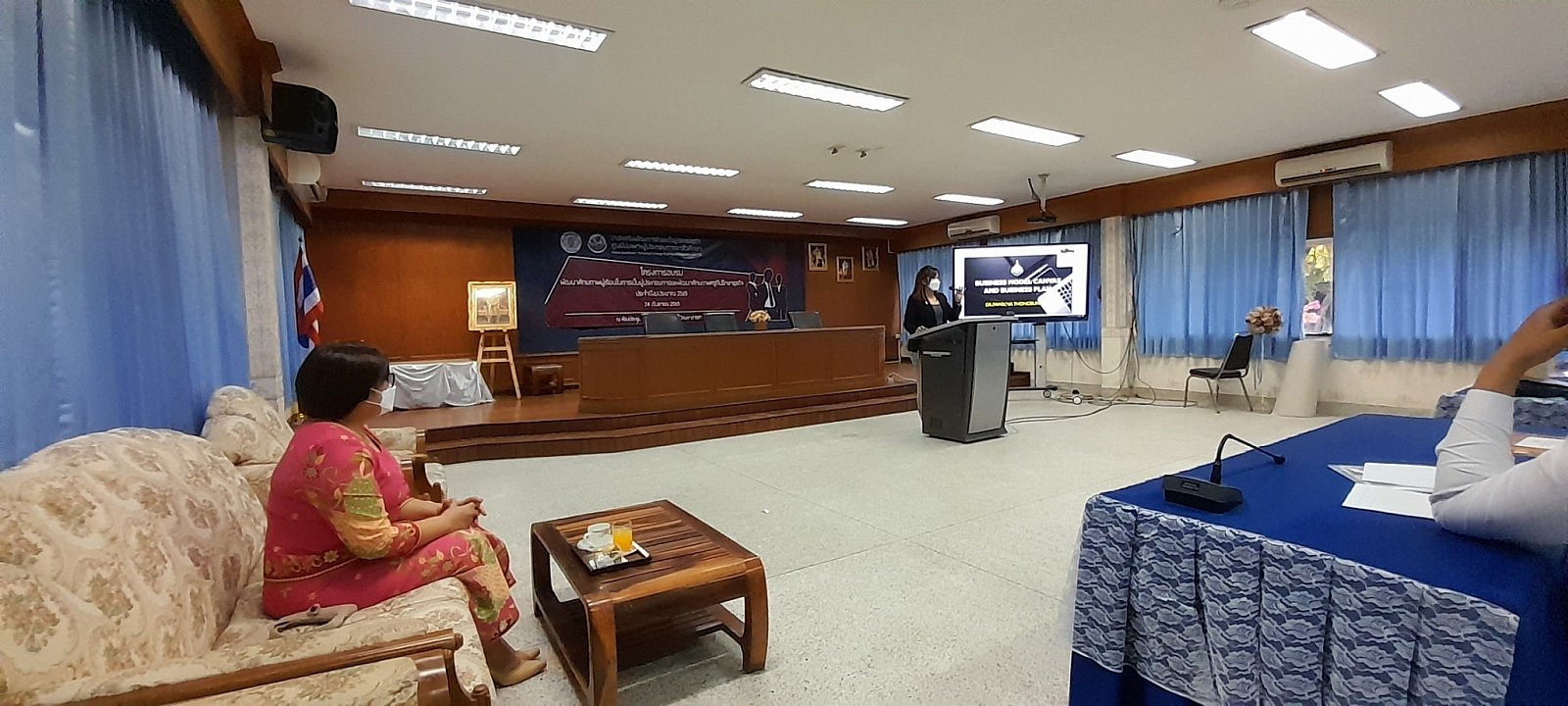 โครงการอบรมพัฒนาศักยภาพผู้เรียนในการเป็นผู้ประกอบการและพัฒนาศักยภาพครูที่ปรึกษาธุรกิจ 2565