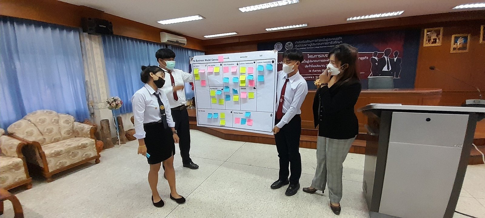 โครงการอบรมพัฒนาศักยภาพผู้เรียนในการเป็นผู้ประกอบการและพัฒนาศักยภาพครูที่ปรึกษาธุรกิจ 2565