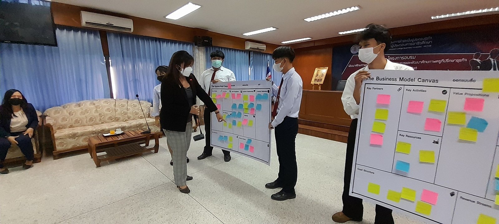 โครงการอบรมพัฒนาศักยภาพผู้เรียนในการเป็นผู้ประกอบการและพัฒนาศักยภาพครูที่ปรึกษาธุรกิจ 2565
