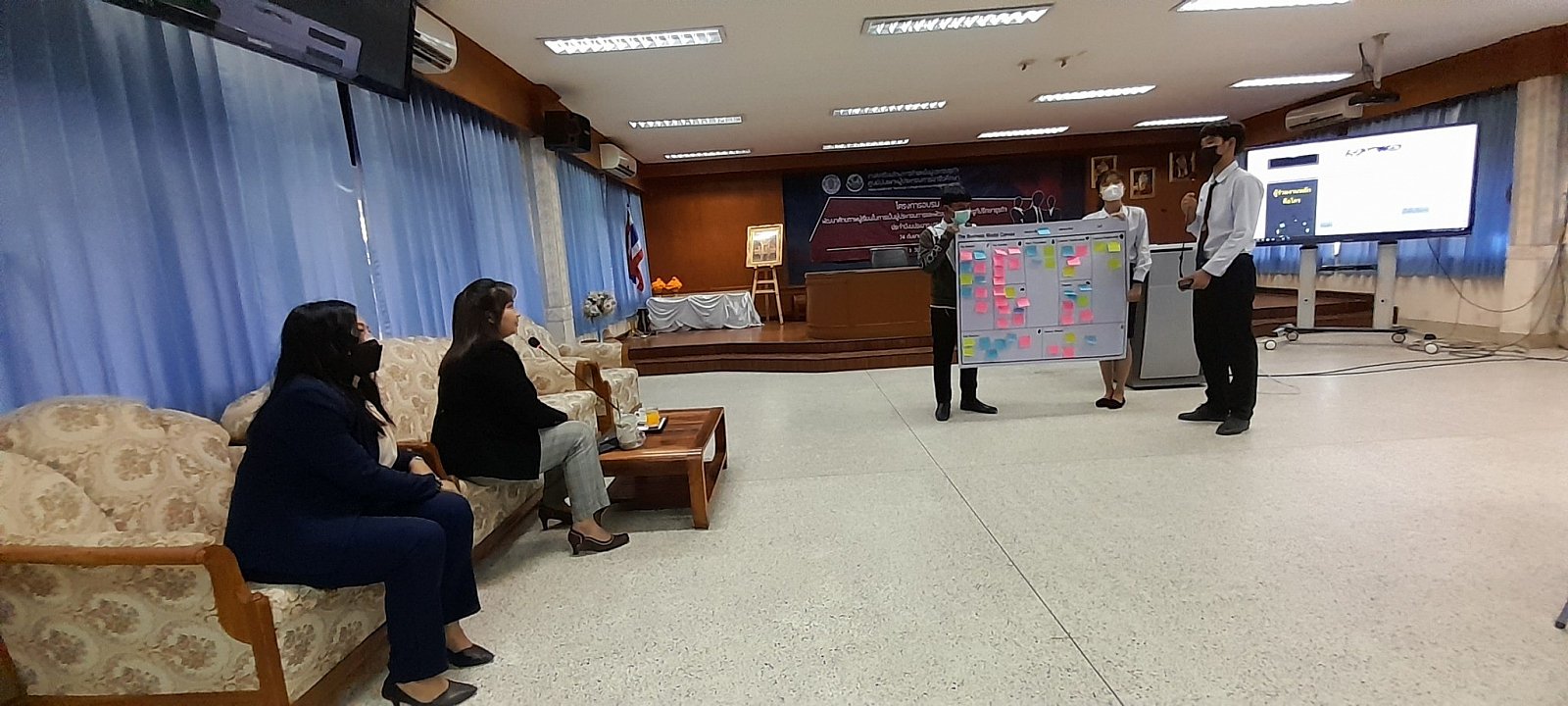 โครงการอบรมพัฒนาศักยภาพผู้เรียนในการเป็นผู้ประกอบการและพัฒนาศักยภาพครูที่ปรึกษาธุรกิจ 2565