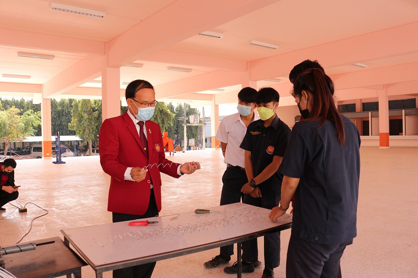 การประเมินสิ่งประดิษฐ์ของคนรุ่นใหม่  "นวัตกรรมอาชีวศึกษาเพื่อแก้ปัญหาความยากจน" ประจำปีการศึกษา2564