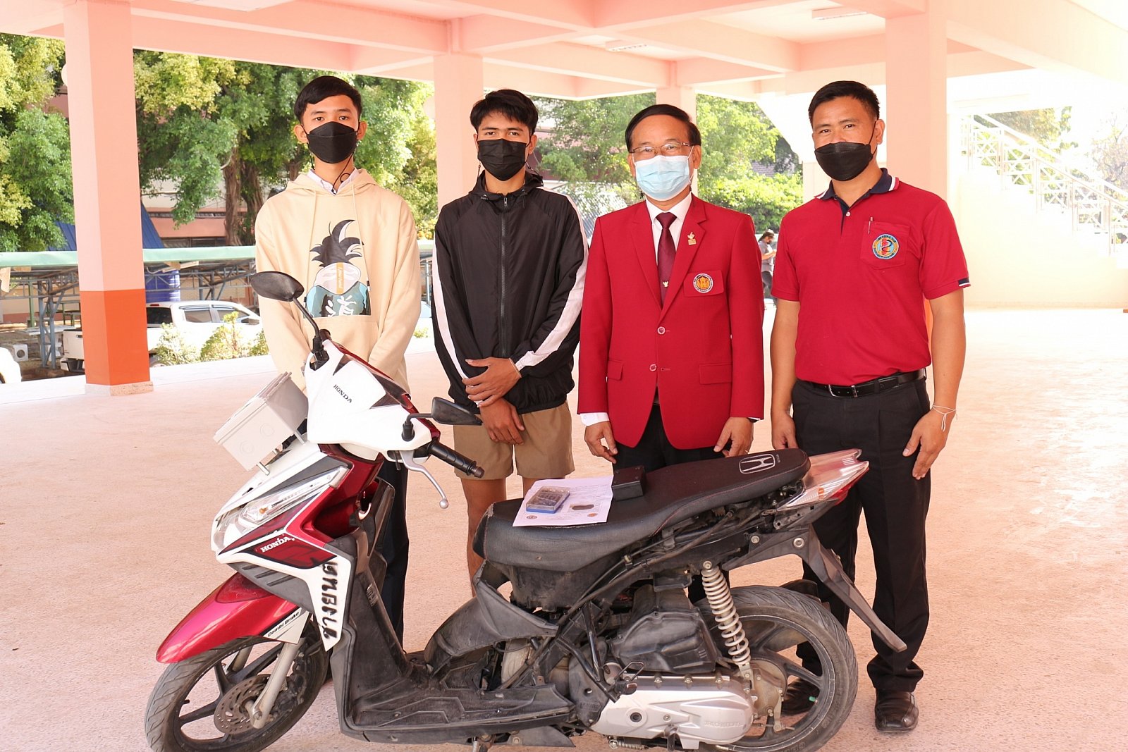 การประเมินสิ่งประดิษฐ์ของคนรุ่นใหม่  "นวัตกรรมอาชีวศึกษาเพื่อแก้ปัญหาความยากจน" ประจำปีการศึกษา2564