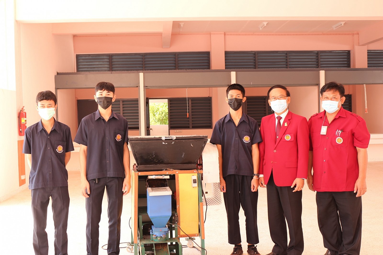 การประเมินสิ่งประดิษฐ์ของคนรุ่นใหม่  "นวัตกรรมอาชีวศึกษาเพื่อแก้ปัญหาความยากจน" ประจำปีการศึกษา2564