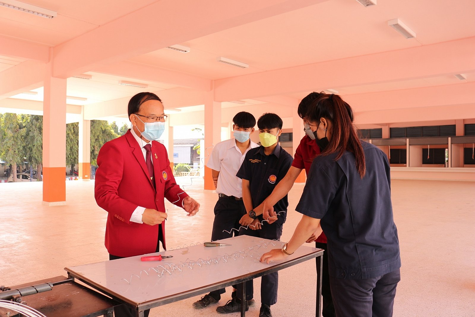 การประเมินสิ่งประดิษฐ์ของคนรุ่นใหม่  "นวัตกรรมอาชีวศึกษาเพื่อแก้ปัญหาความยากจน" ประจำปีการศึกษา2564