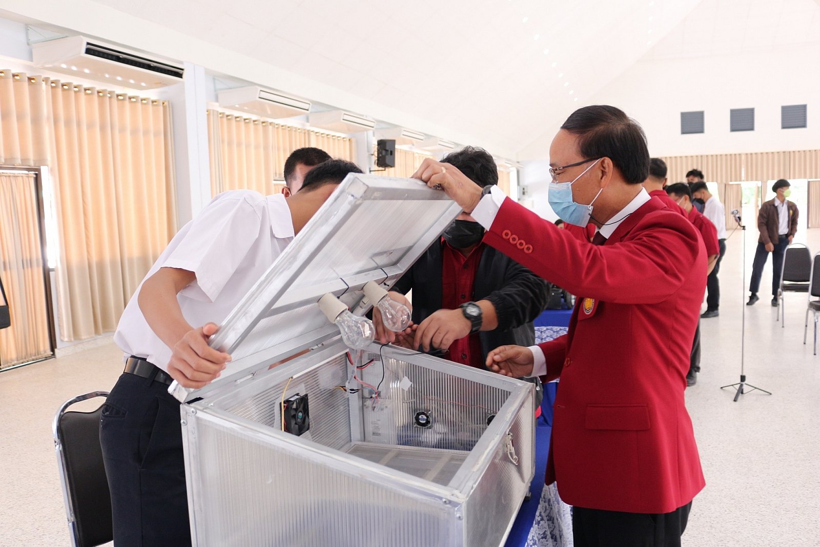 การประเมินสิ่งประดิษฐ์ของคนรุ่นใหม่  "นวัตกรรมอาชีวศึกษาเพื่อแก้ปัญหาความยากจน" ประจำปีการศึกษา2564