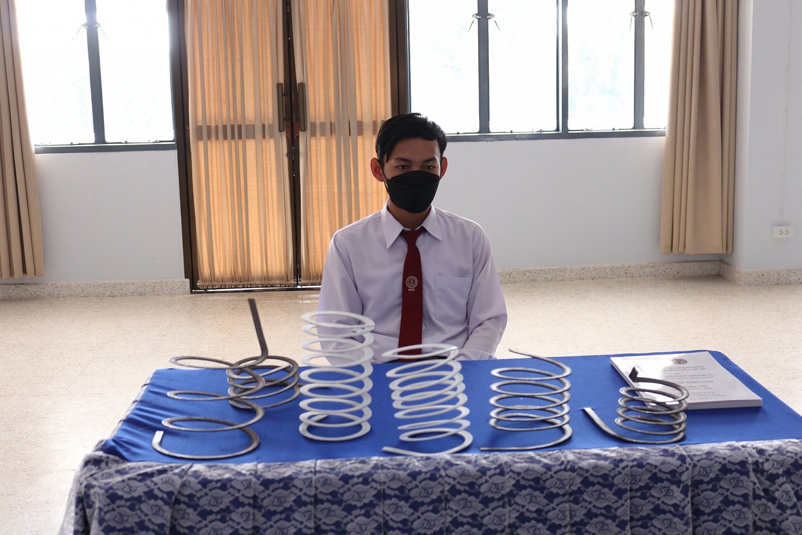 การประเมินสิ่งประดิษฐ์ของคนรุ่นใหม่  "นวัตกรรมอาชีวศึกษาเพื่อแก้ปัญหาความยากจน" ประจำปีการศึกษา2564