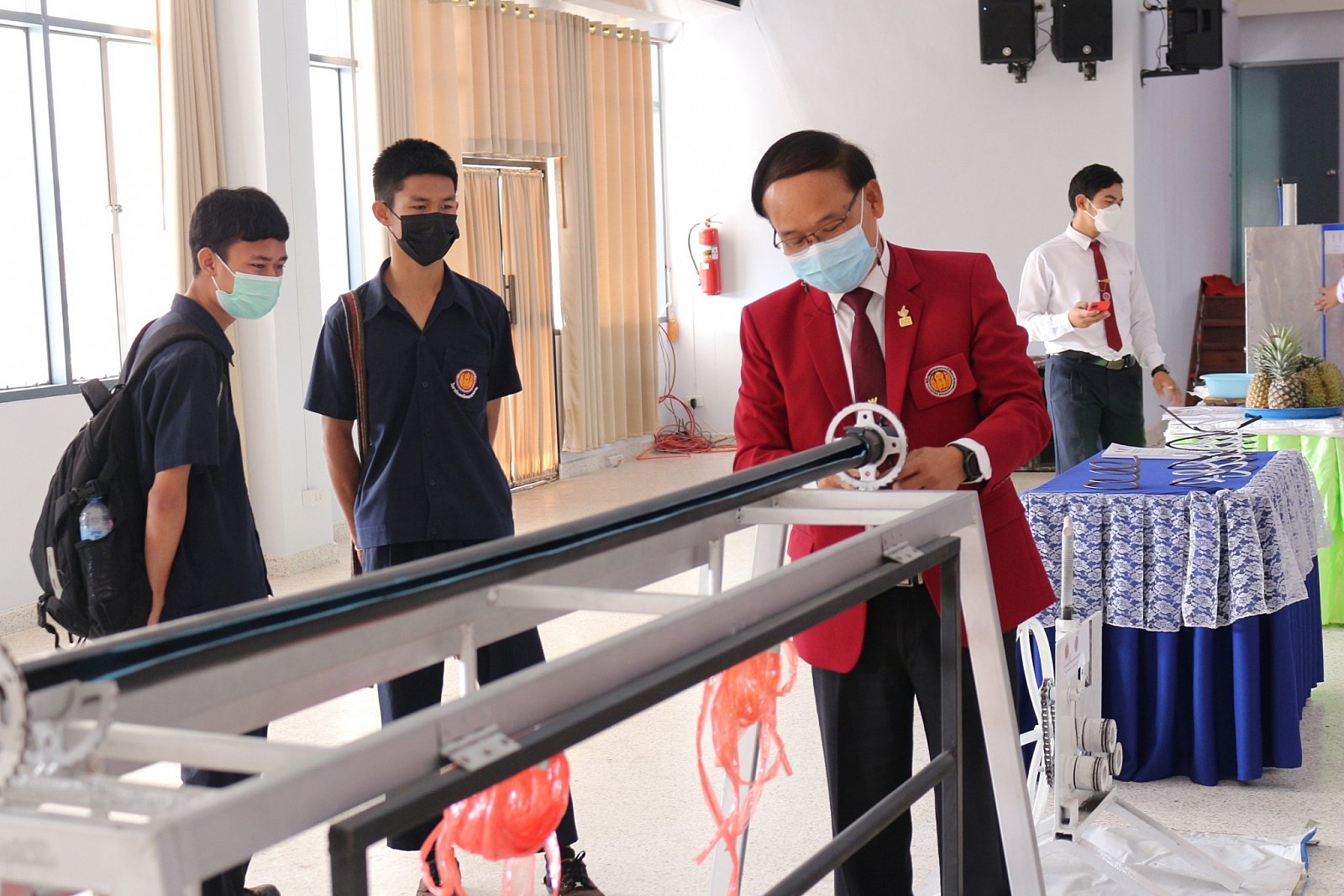 การประเมินสิ่งประดิษฐ์ของคนรุ่นใหม่  "นวัตกรรมอาชีวศึกษาเพื่อแก้ปัญหาความยากจน" ประจำปีการศึกษา2564