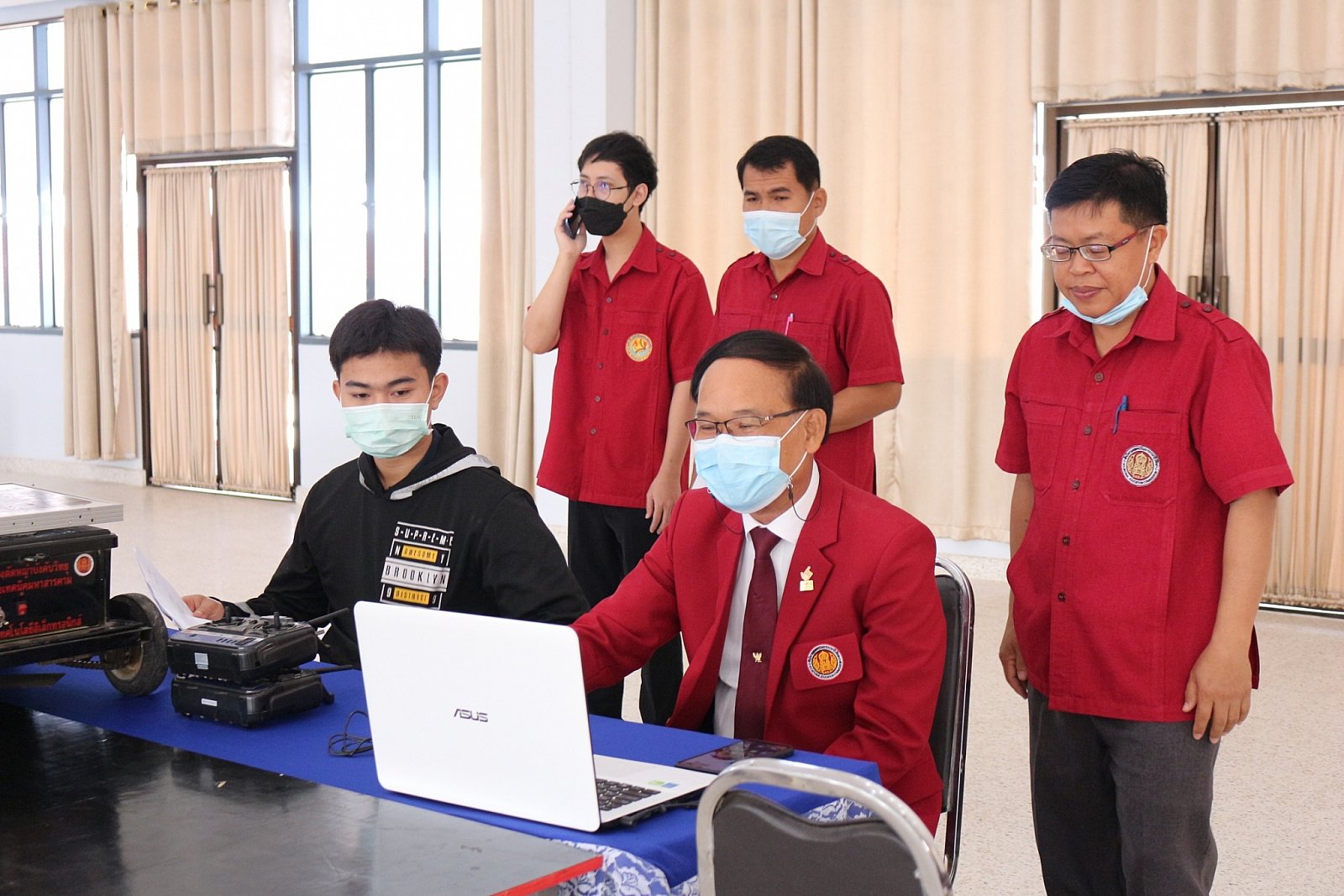 การประเมินสิ่งประดิษฐ์ของคนรุ่นใหม่  "นวัตกรรมอาชีวศึกษาเพื่อแก้ปัญหาความยากจน" ประจำปีการศึกษา2564