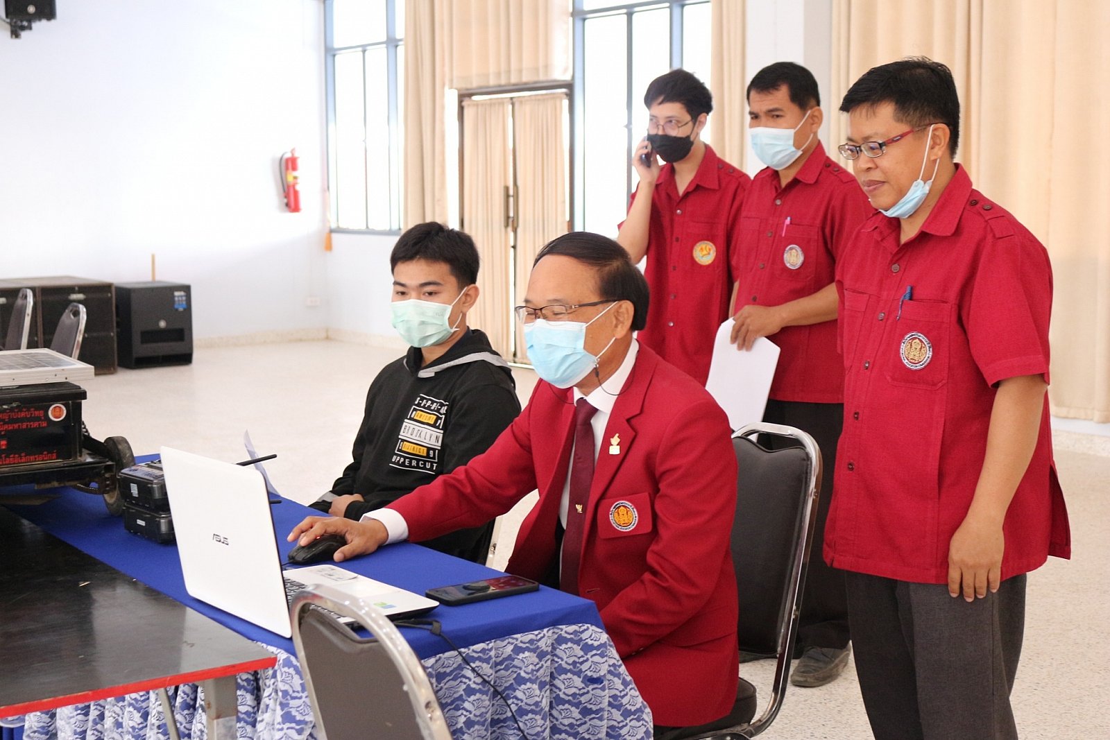 การประเมินสิ่งประดิษฐ์ของคนรุ่นใหม่  "นวัตกรรมอาชีวศึกษาเพื่อแก้ปัญหาความยากจน" ประจำปีการศึกษา2564