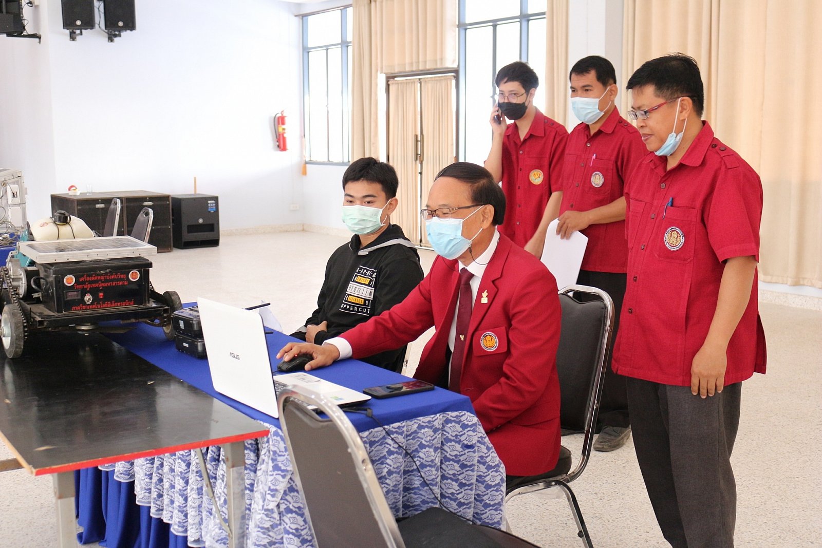 การประเมินสิ่งประดิษฐ์ของคนรุ่นใหม่  "นวัตกรรมอาชีวศึกษาเพื่อแก้ปัญหาความยากจน" ประจำปีการศึกษา2564